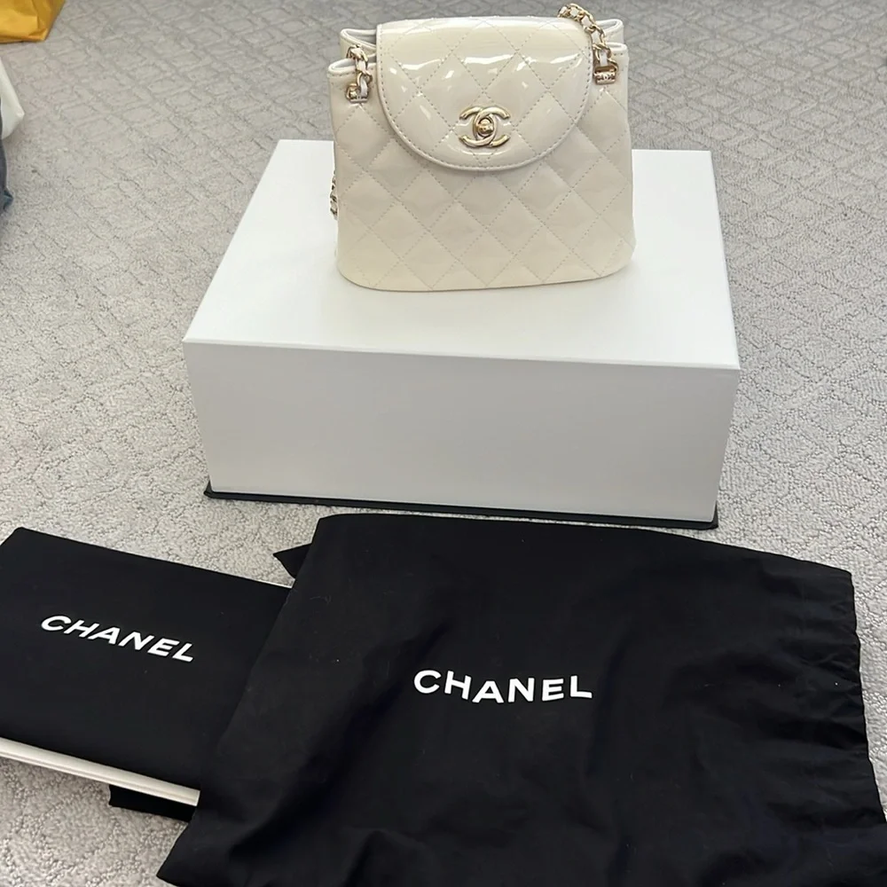 Chanel 2023 patent leather hobo bag